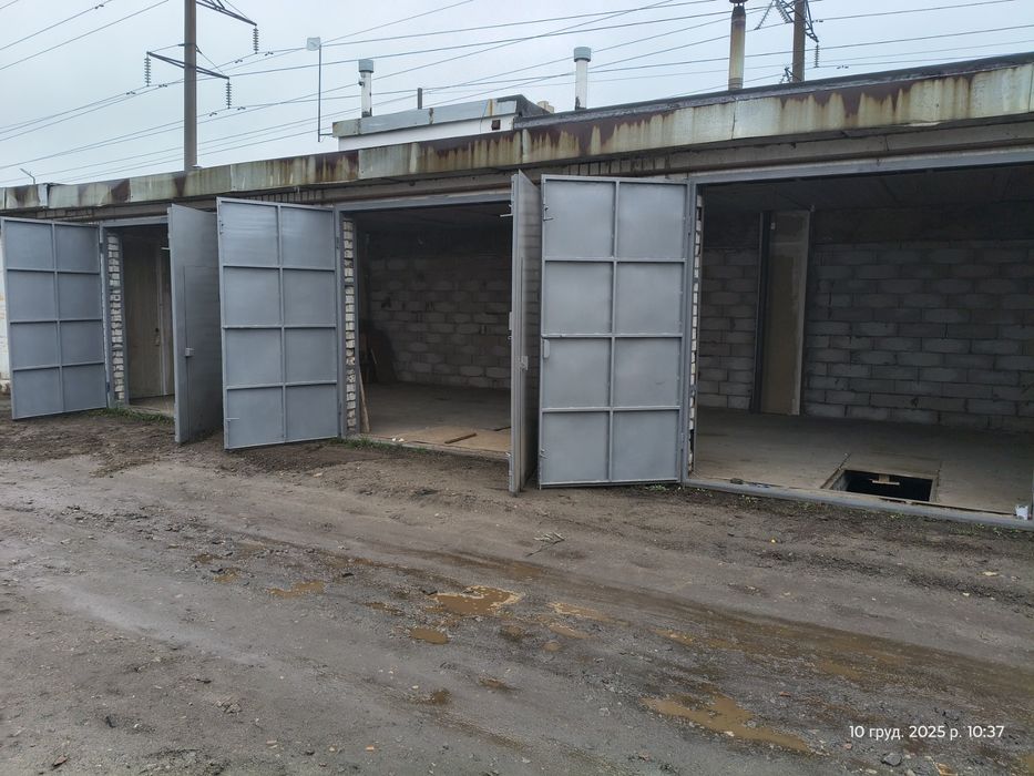 Пухівська Пуховская 2, 3 гаражі під СТО склад малярка виробництво