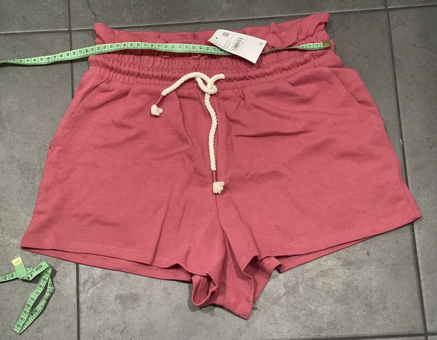 Шорти жіночі, розмір М, C&A