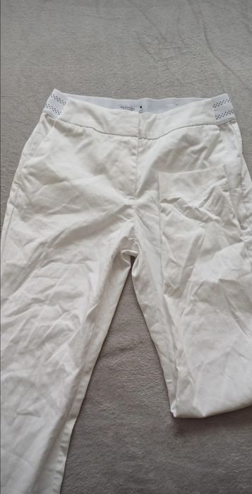 Spodnie marki Reserved