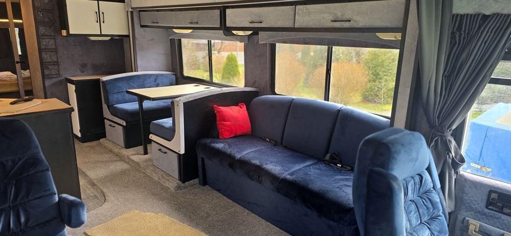 Kamper Forest River Georgetown 346DS – USA Class A, V10, 2002 r.