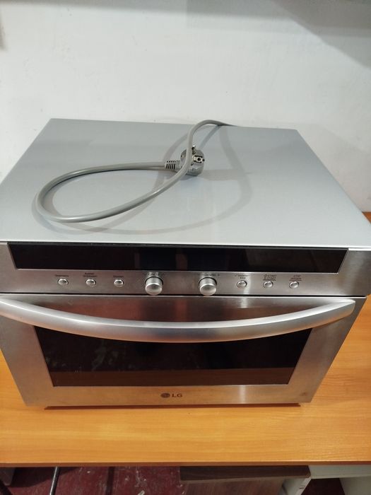 Продам пралку Bosch.