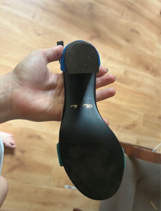 Sandałki na obcasie