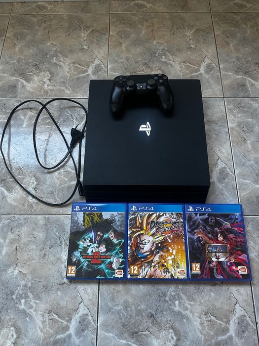 PS4 Slim + comando + 3 jogos