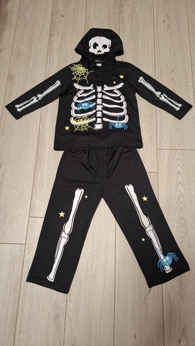 Костюми рицаря, піратів,дракули, скилет, ельф