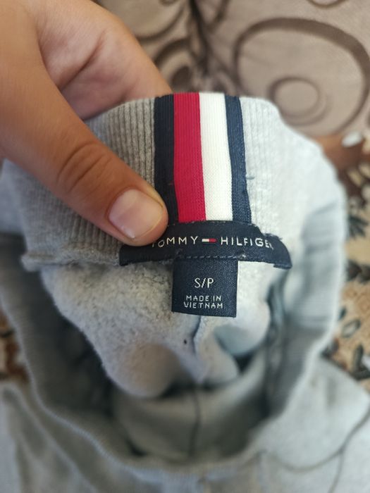 Оригінальні спортивні штани Tommy Hilfiger (розмір S)