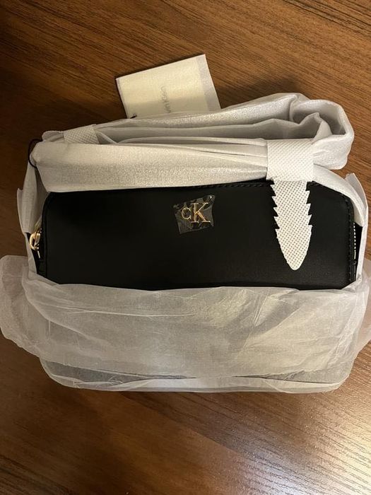 Сумка Крос-боді Calvin Klein Monogram Logo Hardware Camera Bag