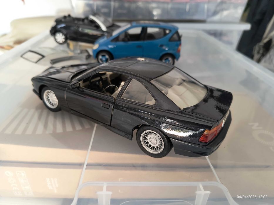 Maisto 1990 BMW 850i escala 1:18