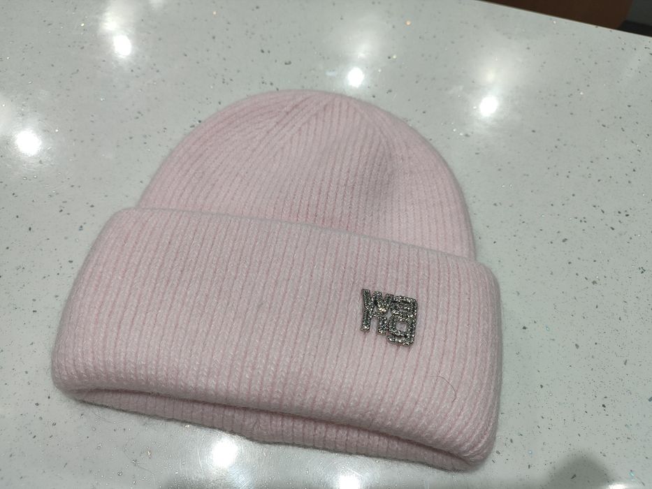 Hit Czapka beany angora włochata logo  Wang