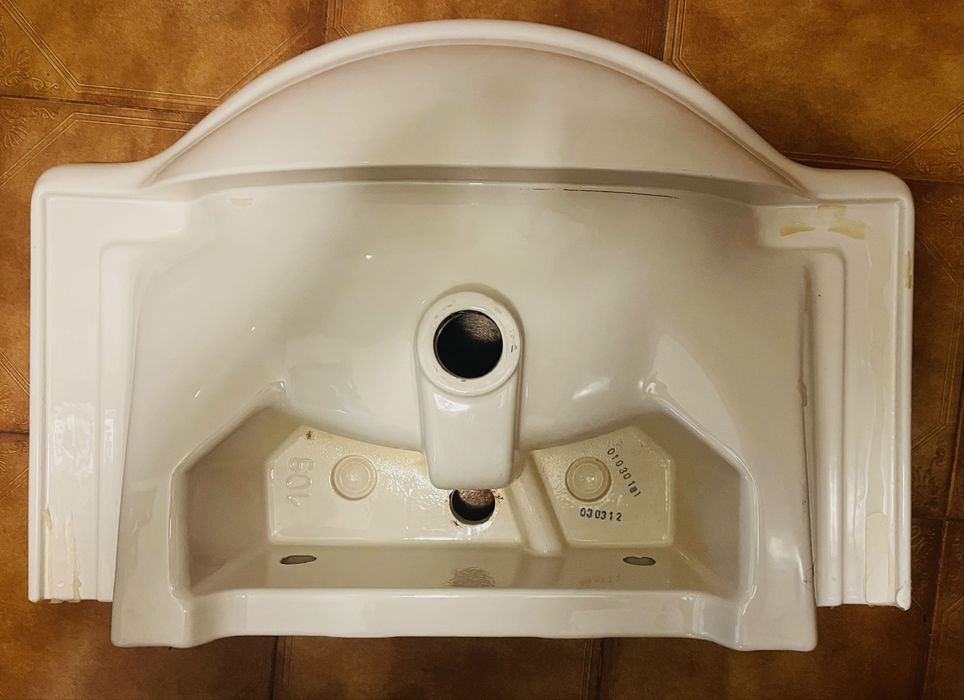 Lavatorio com torneira