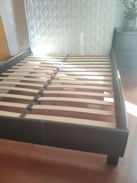 Cama 1,50cmx2,15cm