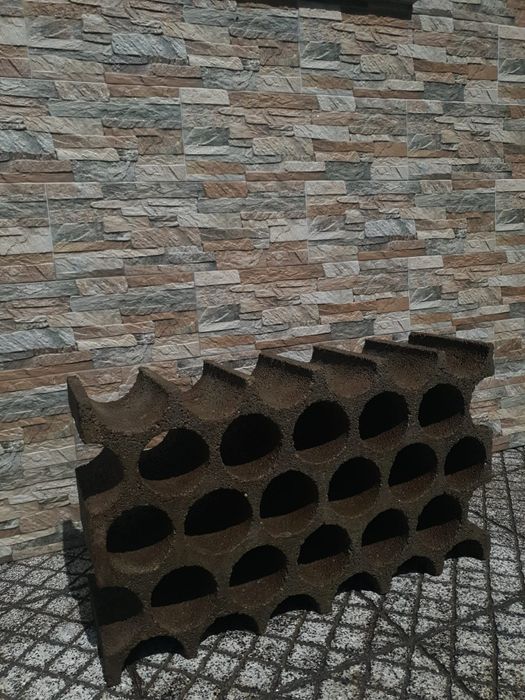 Garrafeira de cimento