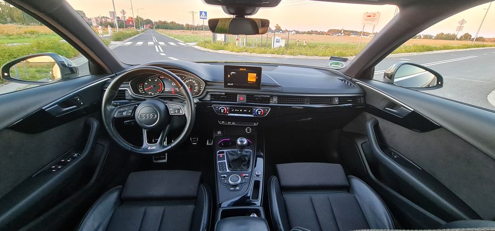 Audi A4B9 3xSline Matrix