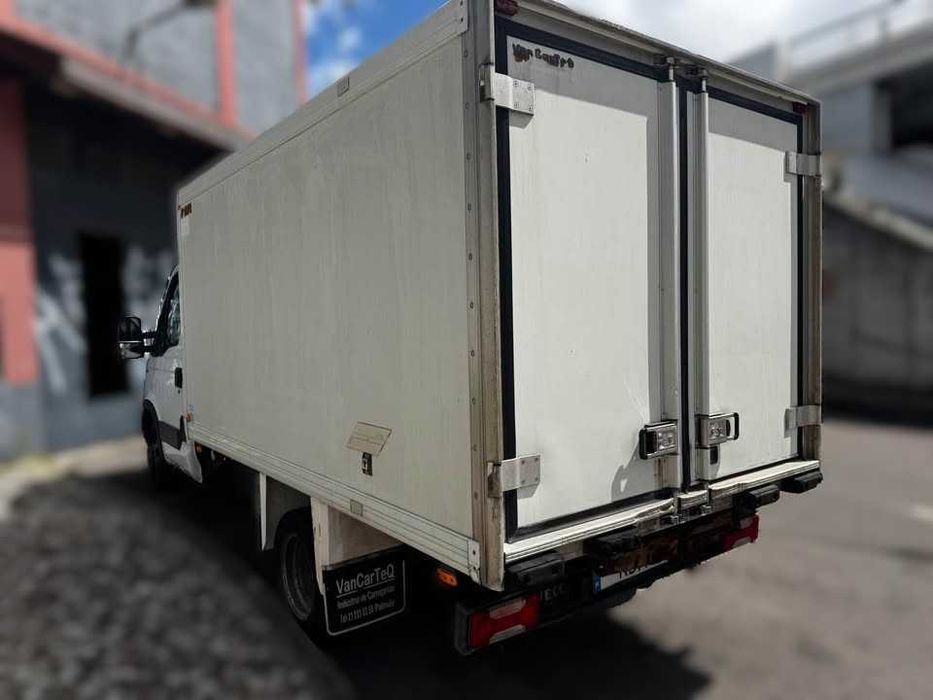 IvecoDaily35C18de2011comFRIOParaPeças
