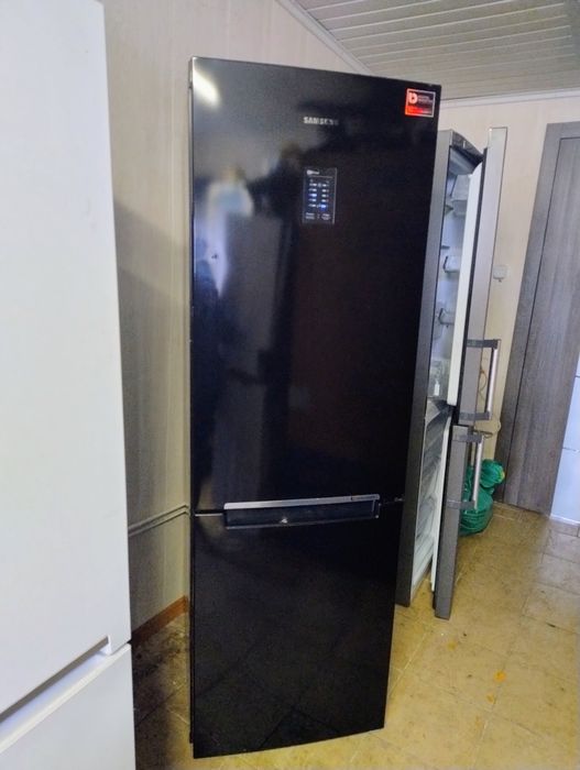 Sprzedam lodowko-zamrazarke Samsung