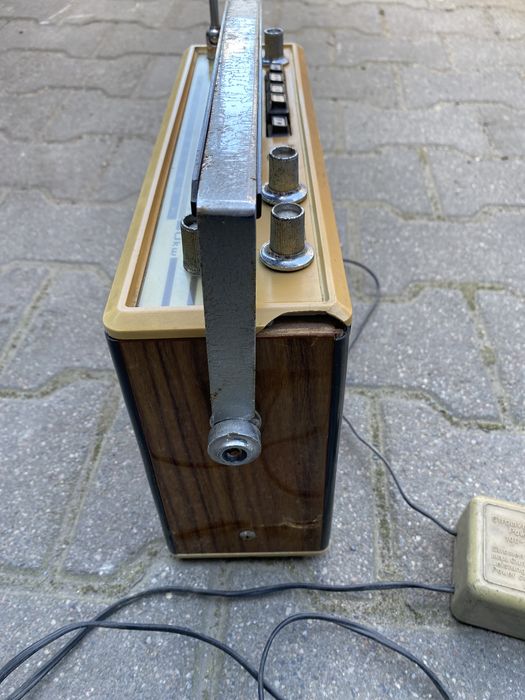 Stare zabytkowe radio Sharp PRL
