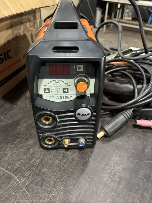 Аргонодуговий зварювальний апарат JASIC TIG 180P PRO