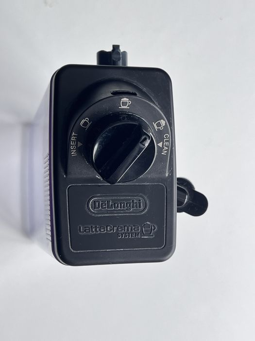 Кавомашина Delonghi Dinamica