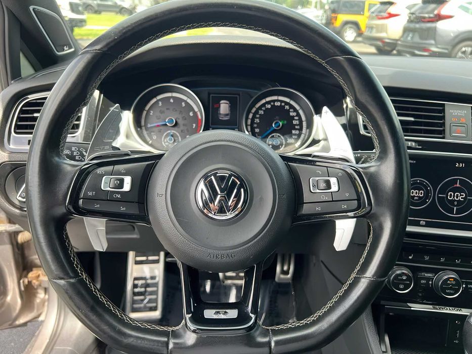 Volkswagen Golf R      2016