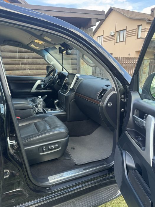 Продам TOYOTA LAND CRUISER 200! Перший власник