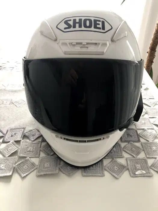 kaski i kombinezony motocyklowe
