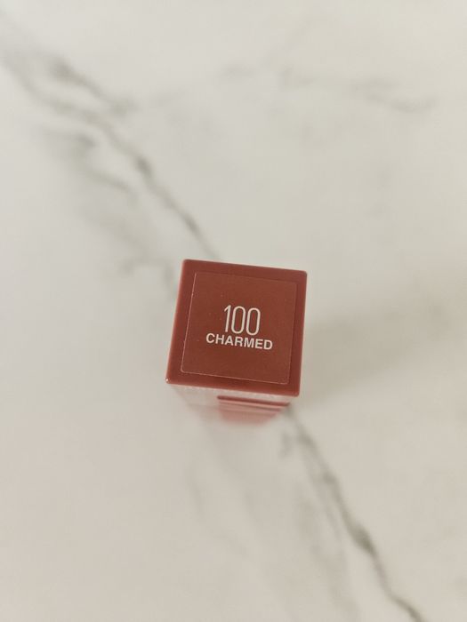 Maybelline vinyl 100
