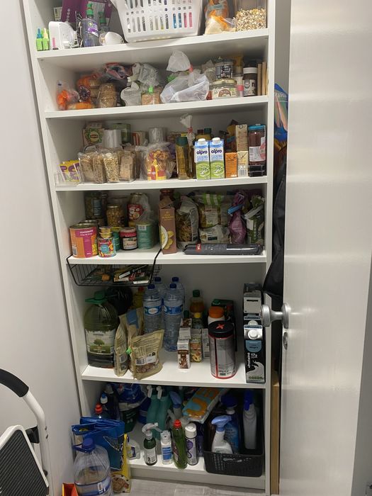 Estante com prateleiras IKEA