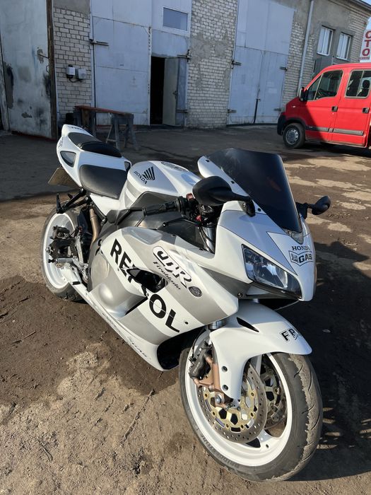 Honda CBR1000RR — ідеальний стан, повністю обслужена