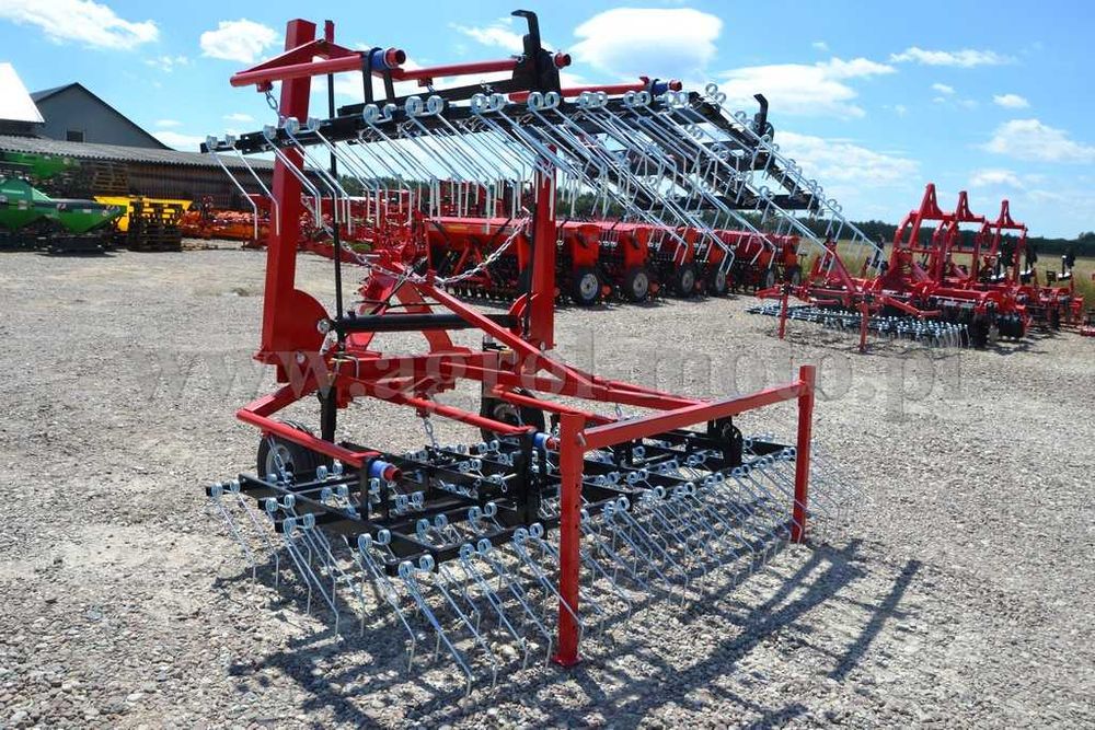 Brona chwastownik do niszczenia chwastów Izak 6m Agro-Factory Awemak