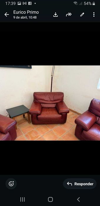Terno de sofas em pele bordeaux
