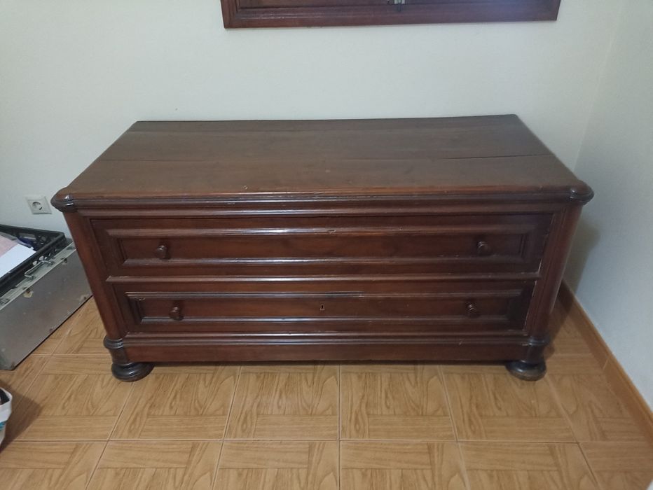 Móvel antigo restaurado