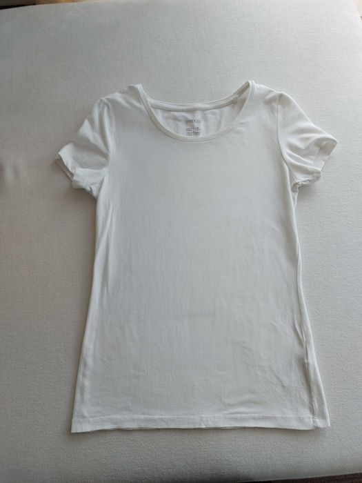 Biała śmietankowa bluzka tshirt