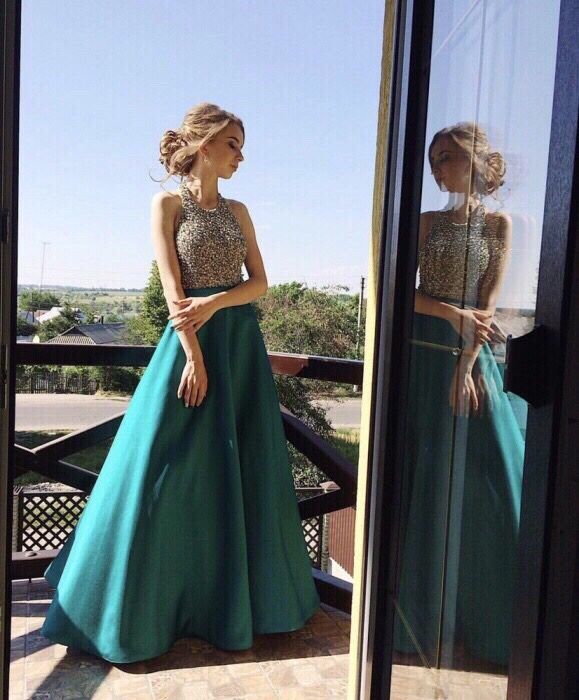 Продам платья вечерние