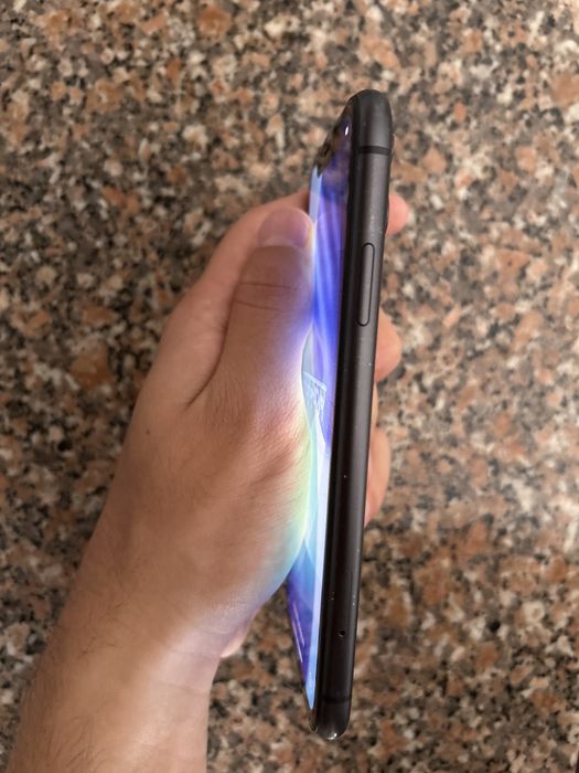 iPhone 11.