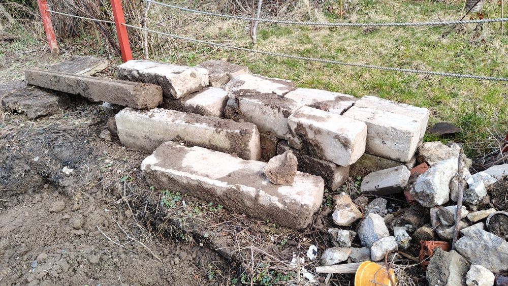 Betonowe bloki oddam