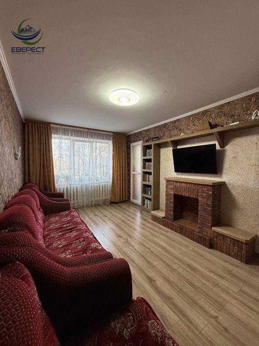 Продаж  3-кімнатної квартири на 2-му поверсі