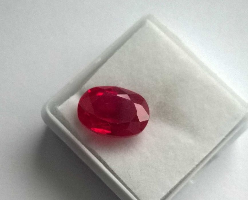 Rubin  8.2 CT -  13.2 x 8.5 mm -  owalny