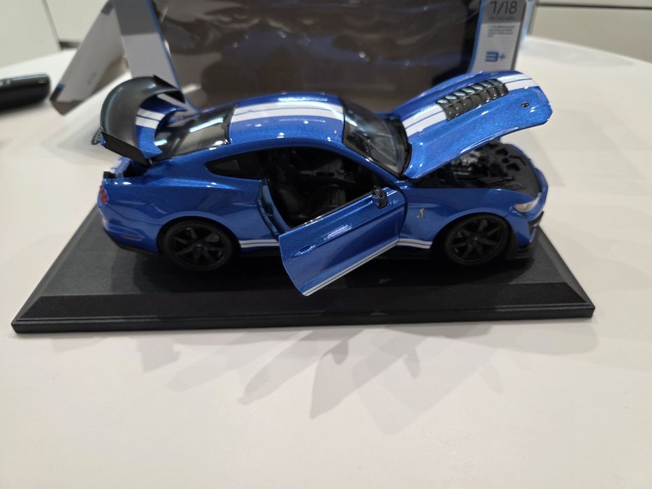 Mustang Shelby GT 500 - 1:18 - NOVO