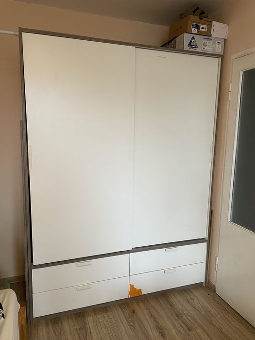 Szafa ikea trisil biala drzwi przesuwane
