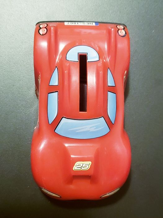 Mealheiro carro de corridas