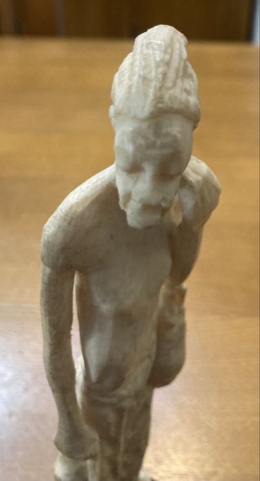 Escultura Africana em material nobre