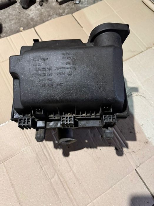 Корпус повітряного фільтра Volkswagen T4 2.5 1990-2003 року