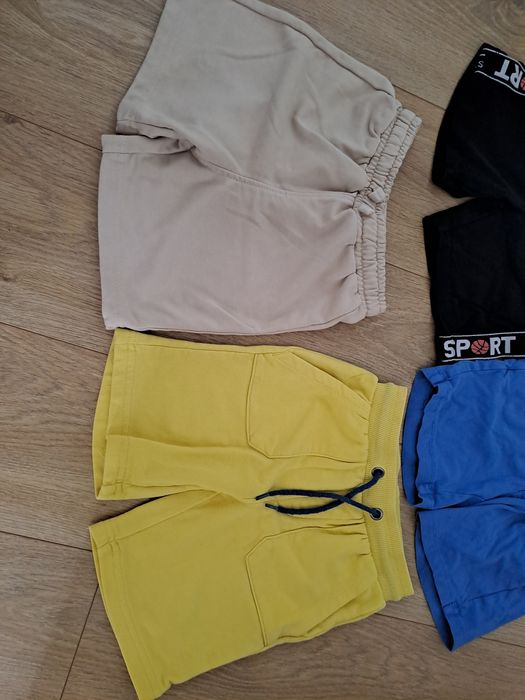 Krótkie spodenki 110