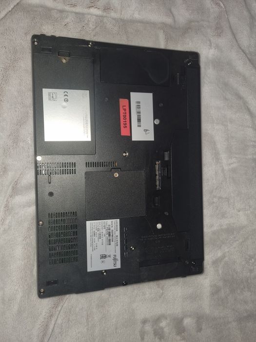 Fujitsu Lifebook E736 i5 de 6th geração