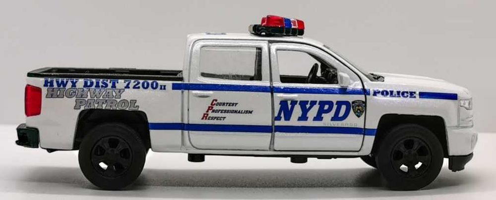 Model 1:43 Welly Chevrolet Silverado NYPD konwersja