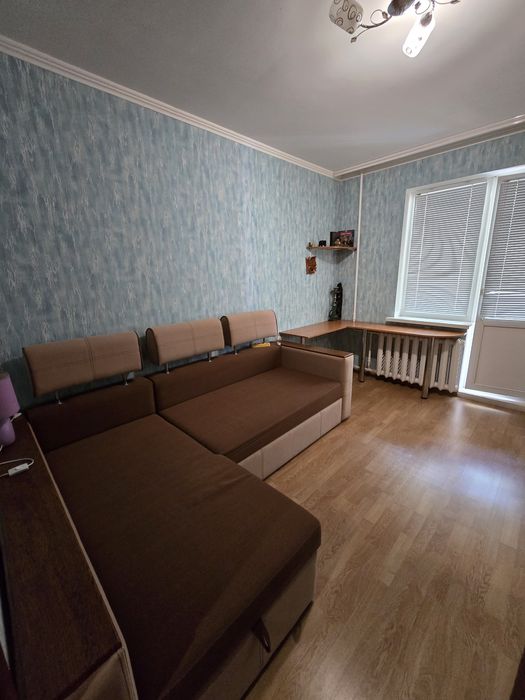 Здам подобово 3 кімнатну квартиру в центрі біля базару