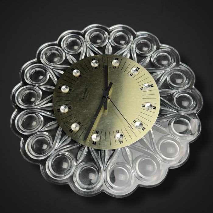 Kryształowy zegar lata 70 w stylu glamour Junghans Quartz b51/03012