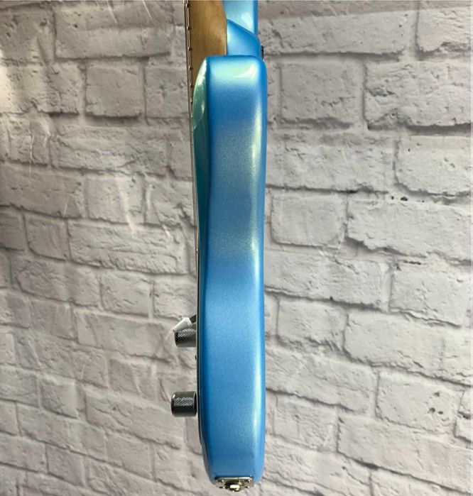 Ernie Ball Music Man Silhouette HSH (Made in USA) com Mala Rígida