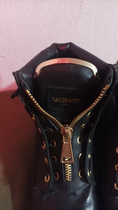 Продаються жіночі ботінки бренд Balmain