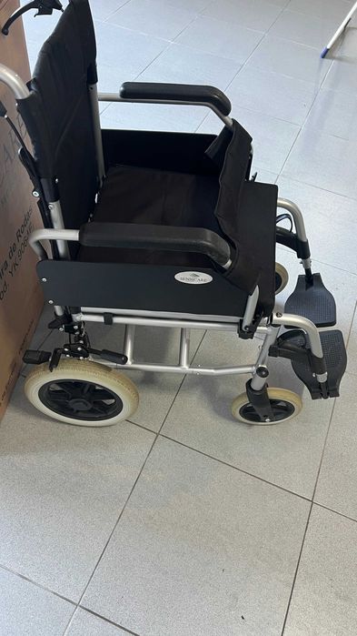 Cadeira de Rodas de Trânsito em Alumínio – Como Nova