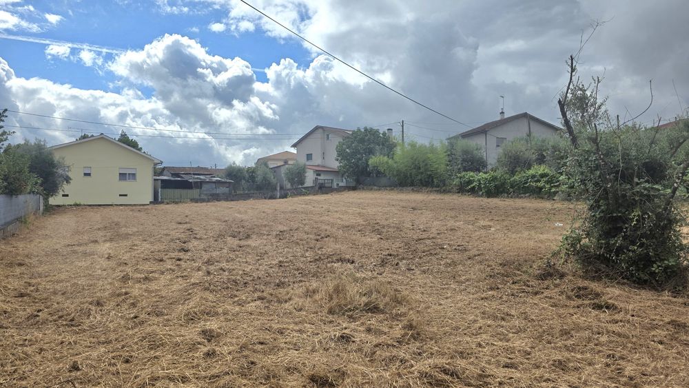 Lote terreno com PIP APROVADO para moradias geminadas